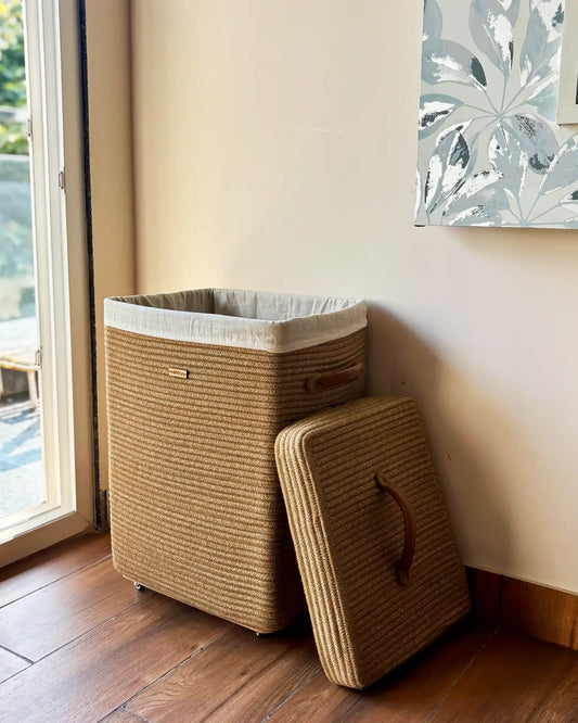 laundry basket with lid